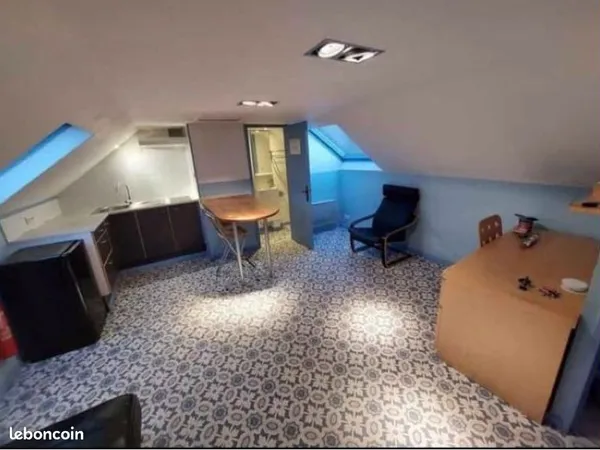 T2 MEUBLÉ - 28 m² - Terrasse 30 m² - Métro à 8 min