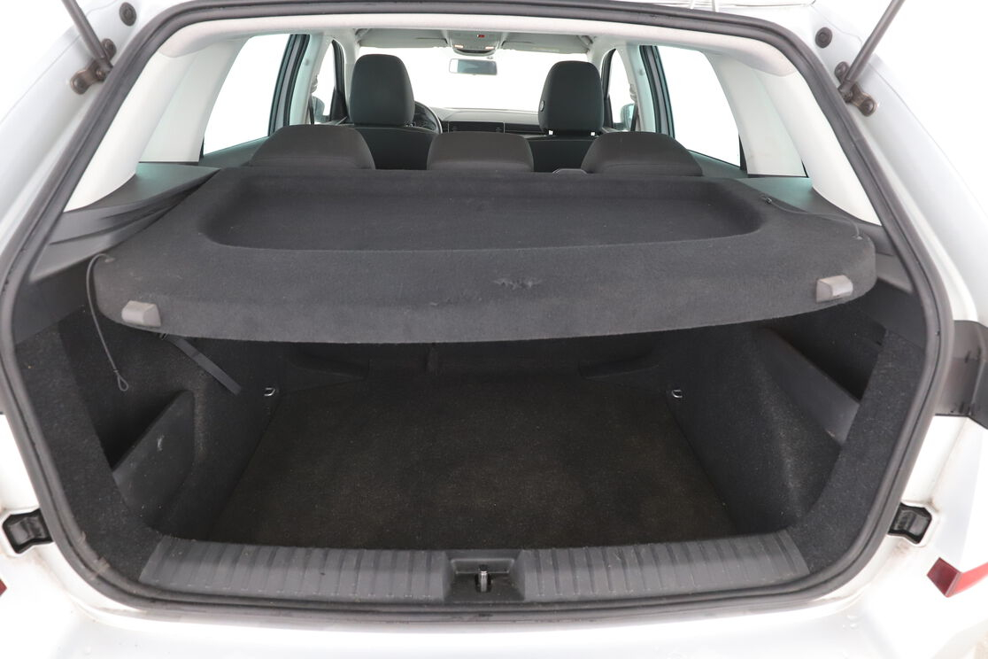 Skoda Kamiq 1.0 TSI Young Edition DSG7 — photo 16