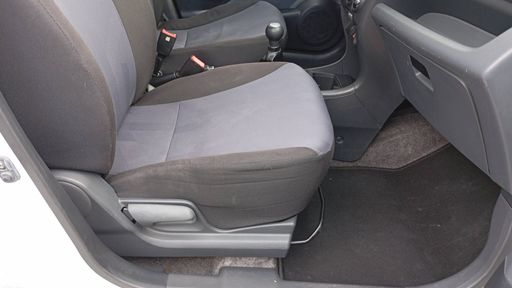 Suzuki Alto 1.0 68 - . – 2014 – 88846 km – Essence – Boîte Manuelle — photo 9