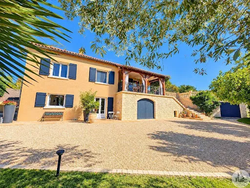 Maison 8 pièces 191 m²