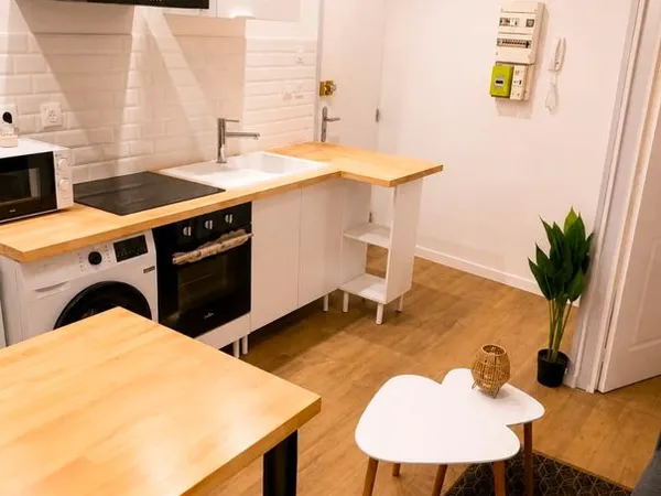 Studio 17m2 entièrement rénové - vendu clé en main