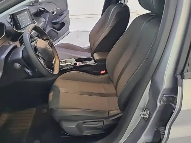 Peugeot 208 electrique 50 kwh 136ch — photo 34