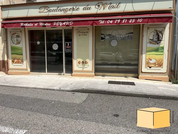À vendre - Local commercial avec emplacement stratégique