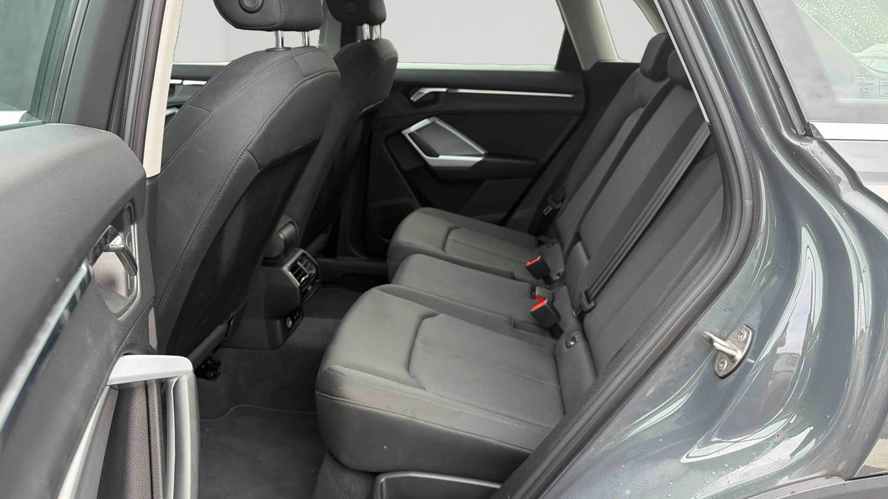 Audi Q3 35 TFSI 150 ch S tronic 7 — photo 19