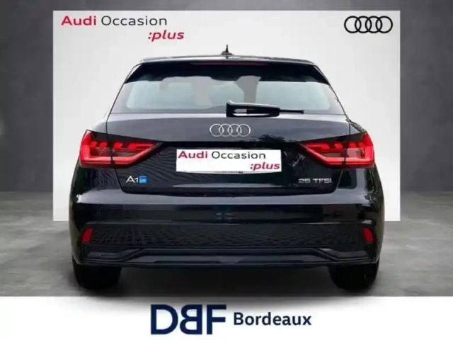 Audi A1 25 tfsi 95 ch s tronic 7 design — photo 4