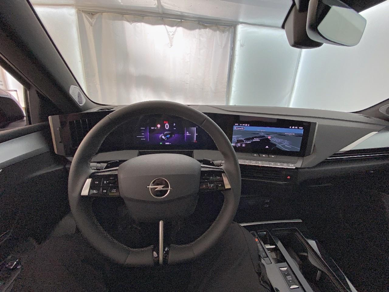 Opel Astra sports tourer 1.2 turbo hybride 145 ch e-dct6 busi — photo 12