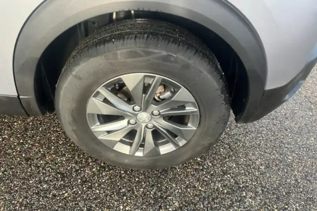 Peugeot 2008 puretech 100 s&amp;s bvm6 — photo 26