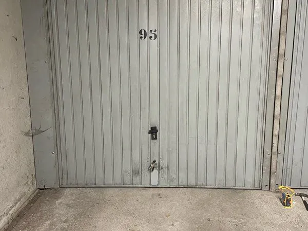 Parking / box / garage