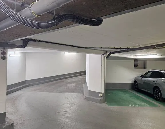 Garage/Parking