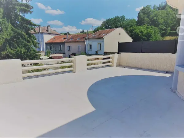 Appartement rénové avec terrasse 51 m² – Loué 950 € HC