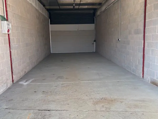 Depot de stockage 60m² pour artisan