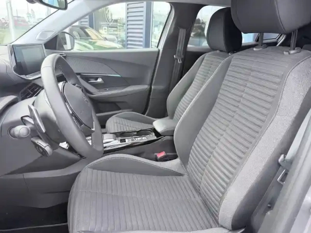 Peugeot 2008 puretech 130 s&amp;s eat8 — photo 14