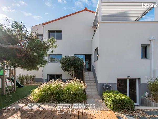Maison 9 pièces 230 m²