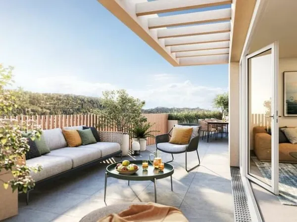 CENTRE-VILLE APPARTEMENT DE PRESTIGE - DERNIER ETAGE AVEC TERRASSE DE 60 M² EXPO S/O