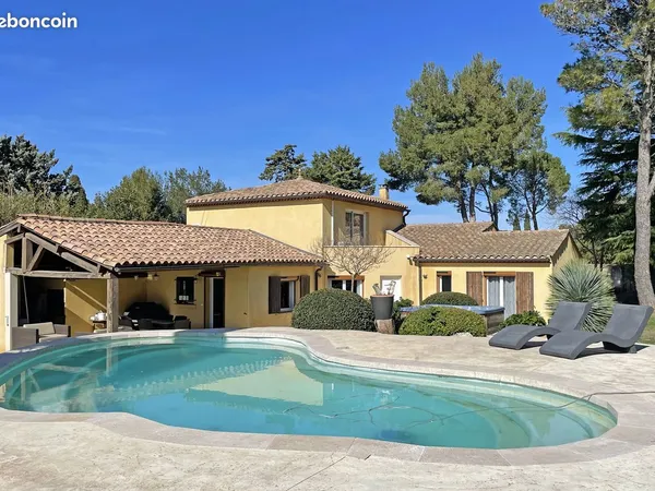 Propriété 9 pièces 300 m²