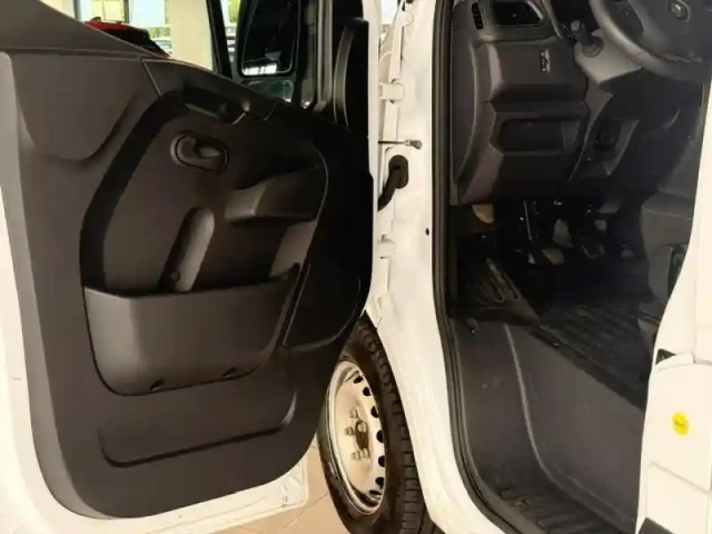 Renault Master fg f3500 l2h2 2.3 blue dci 135ch confort euro6e (16700?ht) — photo 15