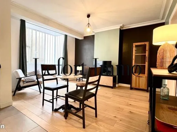 Studio 1 pièce 40 m²
