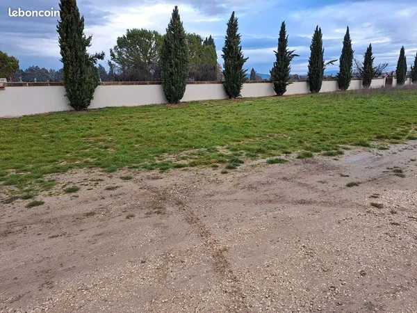 Terrain 300 m² Le Puy Sainte Reparade