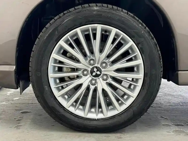 Mitsubishi Outlander phev twin motor business 4wd euro6d-t evap 5cv — photo 20