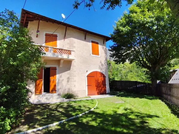 Maison 5 pièces  98 m² - garage