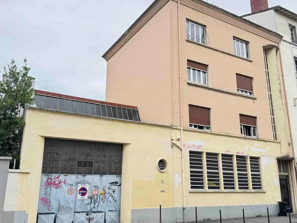 Vente d'un grand local de 418 m2 à LYON