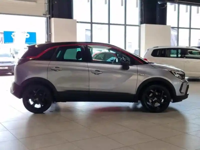Opel Crossland 1.2 turbo 110ch gs line — photo 4