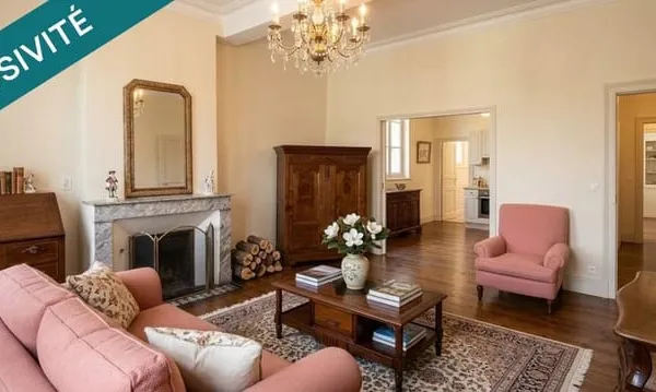 Maison de ville avec extérieur et dépendance