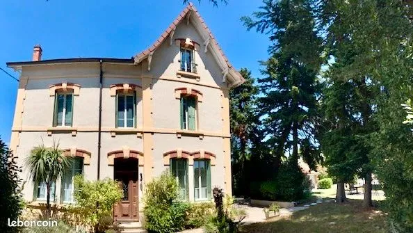 Maison bourgeoise de caractère - 277 m² - Parc arboré de 1 200 m² avec piscine