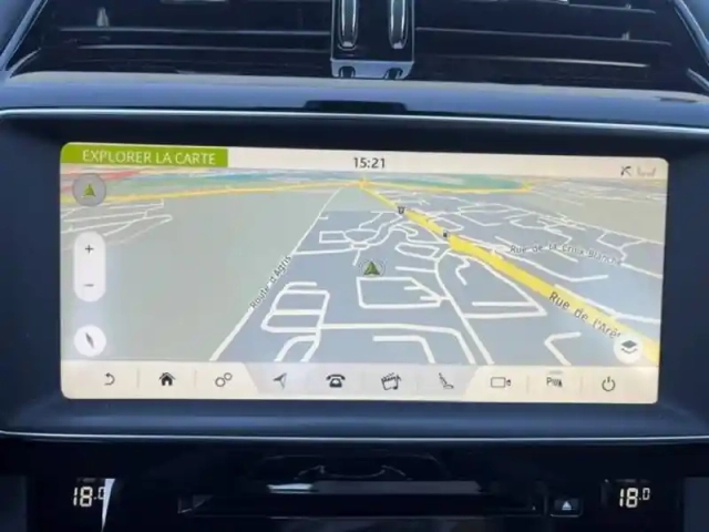 Jaguar F-Pace 2.0 d - 180 ch 2wd bva8 — photo 10