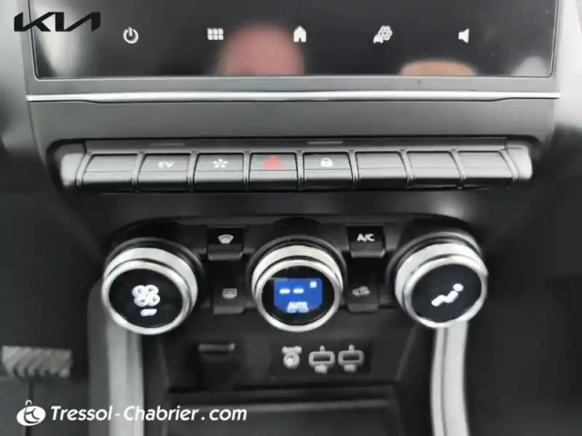 Renault Captur e-tech 145 - 21 intens — photo 13