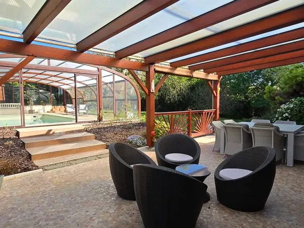 Maison 7P 253 m² utiles avec s/s sol + piscine