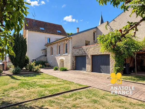 Maison 6 pièces 230 m²