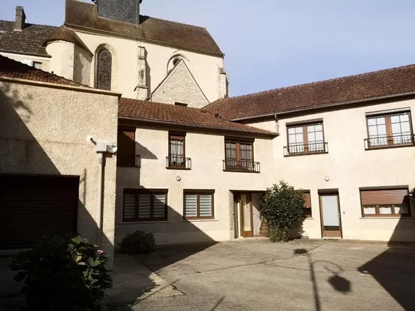 Bien immobilier de rendement Vente Guerville 20p 394m² 770000€