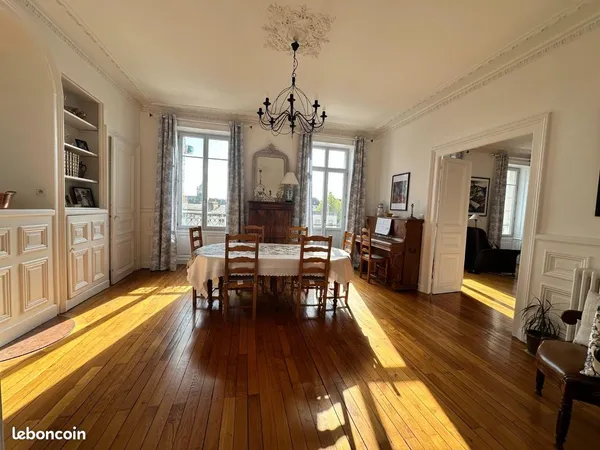 Appartement 8 pièces 208 m²