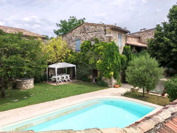 Vends maison en pierre au charme énorme - 4 chambres, 180m² habitable