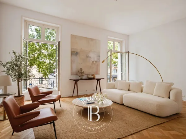 Vente appartement - Paris 3 - Enfants Rouges - 3 chambres - ascenseur - parking