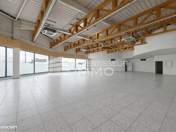 Local commercial 350 m²