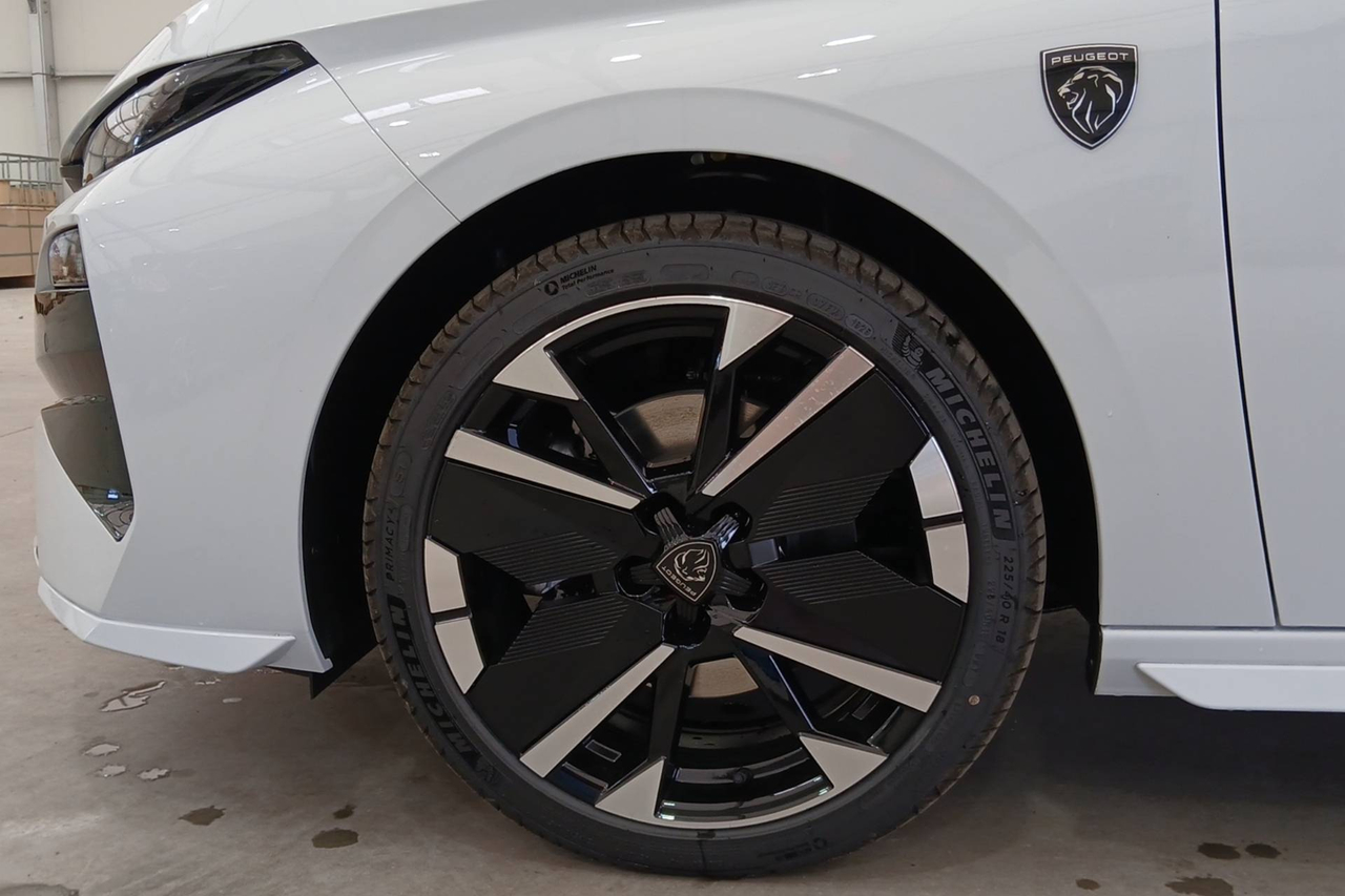 Peugeot 308 — photo 9