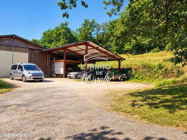 Propriété 5 pièces 233 m²