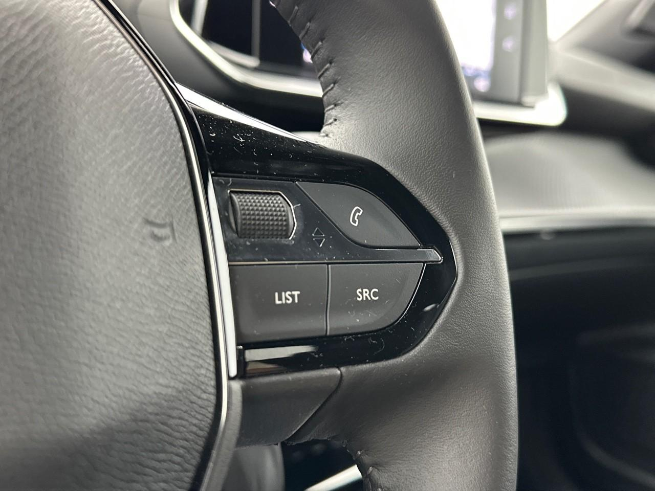 Peugeot 2008 puretech 100 s&s bvm6 allure — photo 18