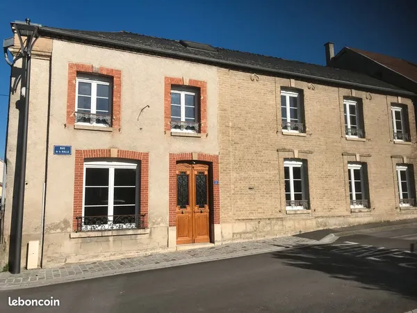 Grande maison de caractère avec 4 chambres à louer dans le triangle Reims, Chalons, Epernay