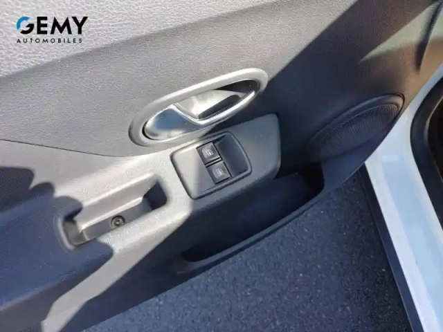 Dacia Sandero sce 75 — photo 14