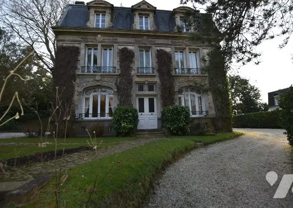Maison 11 pièces 232 m²