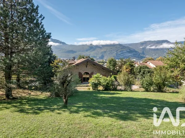 Maison 5 pièces 200 m²