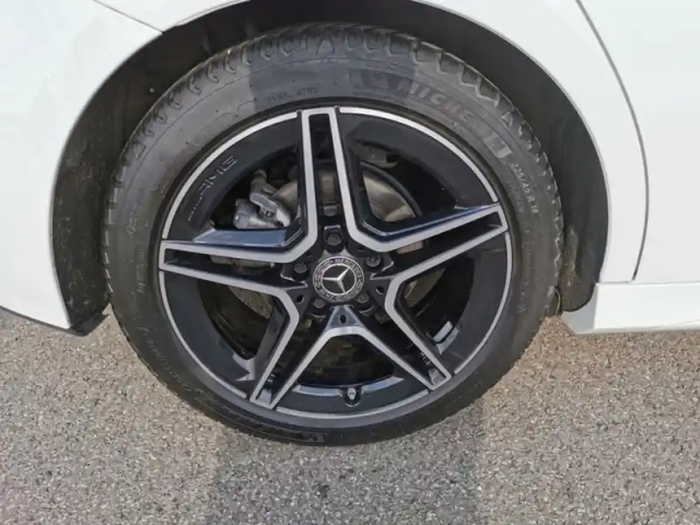 Mercedes Classe A 180 d amg line 8g-dct 116 ch — photo 7