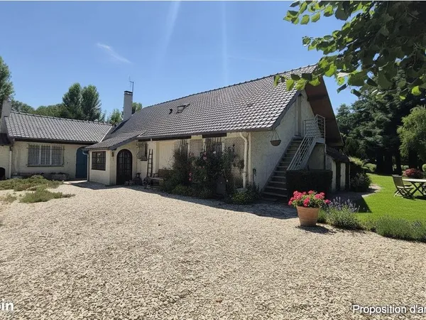 Propriété 8 pièces 223 m²
