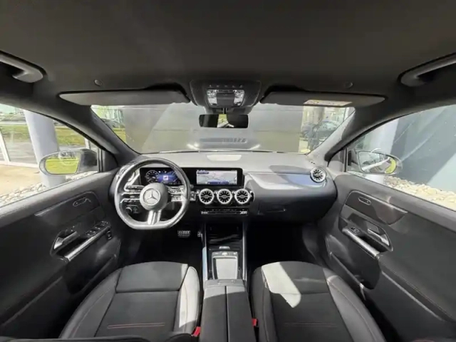 Mercedes Gla 200 d 150ch amg line 8g-dct — photo 12