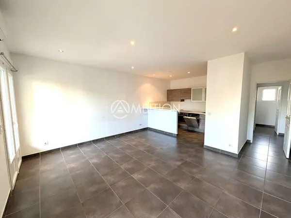 Appartement 3P à vendre à Fréjus, bord de mer, dernier étage