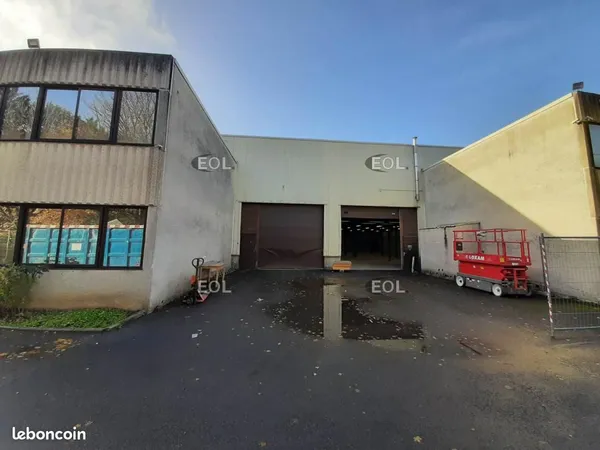 Local bureaux 1 648 m²