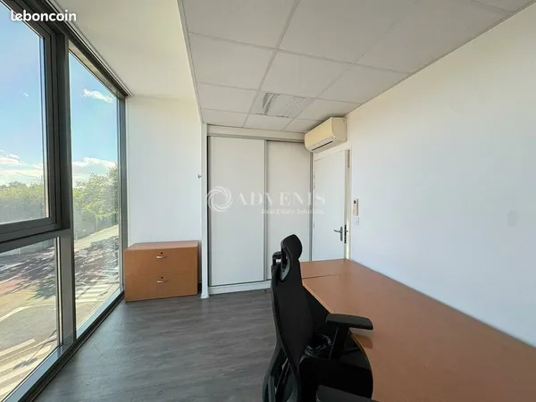 Bureau 12 m²